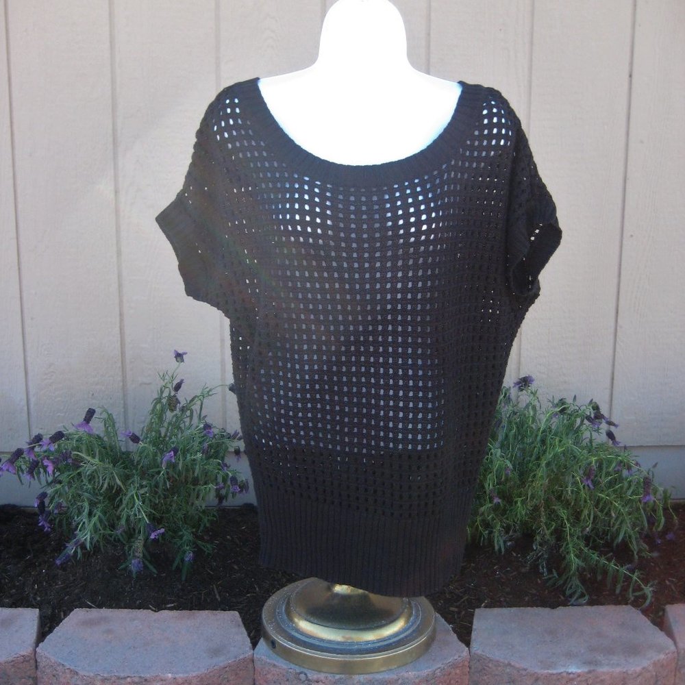 LIV-ON Black Open Weave short sleeve pullover sweater - Size L - EUC